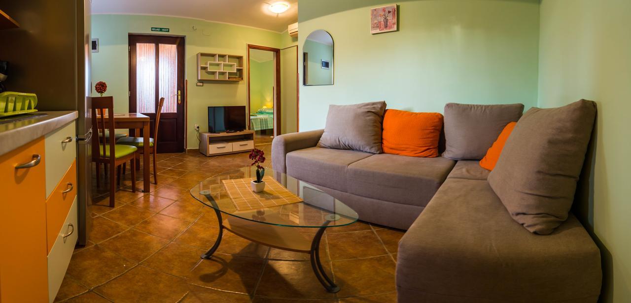 Apartments Angela 1711 Rakalj Εξωτερικό φωτογραφία